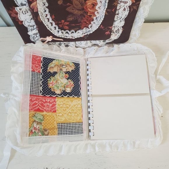Handmade Padded Lace Album Book Set - Picture 2 of 6